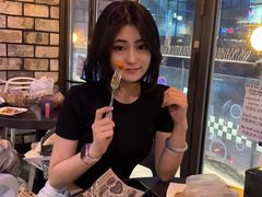 -BHC炸鸡(明洞总店)