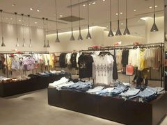 -URBAN REVIVO(七宝领展广场店)