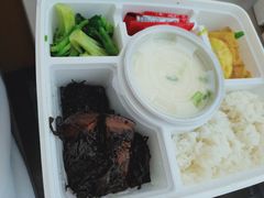 买梅干菜送鱼香肉丝-老娘舅(杭州地铁凤起路站店)