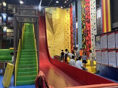 -极限Jump蹦床·新潮玩运动世界·室内乐园·团建·派对中心