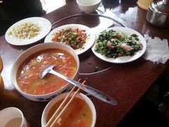 琵琶肉皮，麻婆豆腐，西红柿鸡蛋汤，蛋炒饭-银同牦牛肉火锅