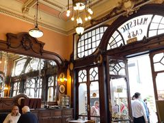 -Majestic Café