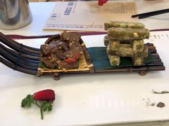 -刘姐啤酒鱼民族演艺餐厅(西街总店)