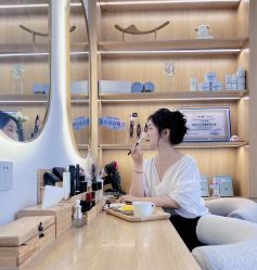 点击看大图 -宥莉·ULLY 痘敏肌•科技皮肤管理中心