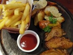 -鹿萤季·营地小馆(皇后公园店)