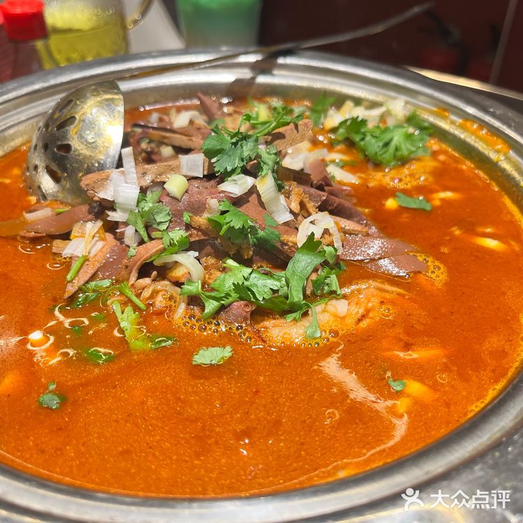 朋友带我去吃太原菜，在刷了好久，终于选了土包滋