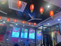 -爆炸头阿姨小四川正宗川味小吃(无任何分店)