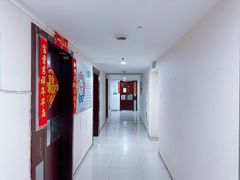 -天空之镜眼镜店蔡司依视路授权店(天通苑店)