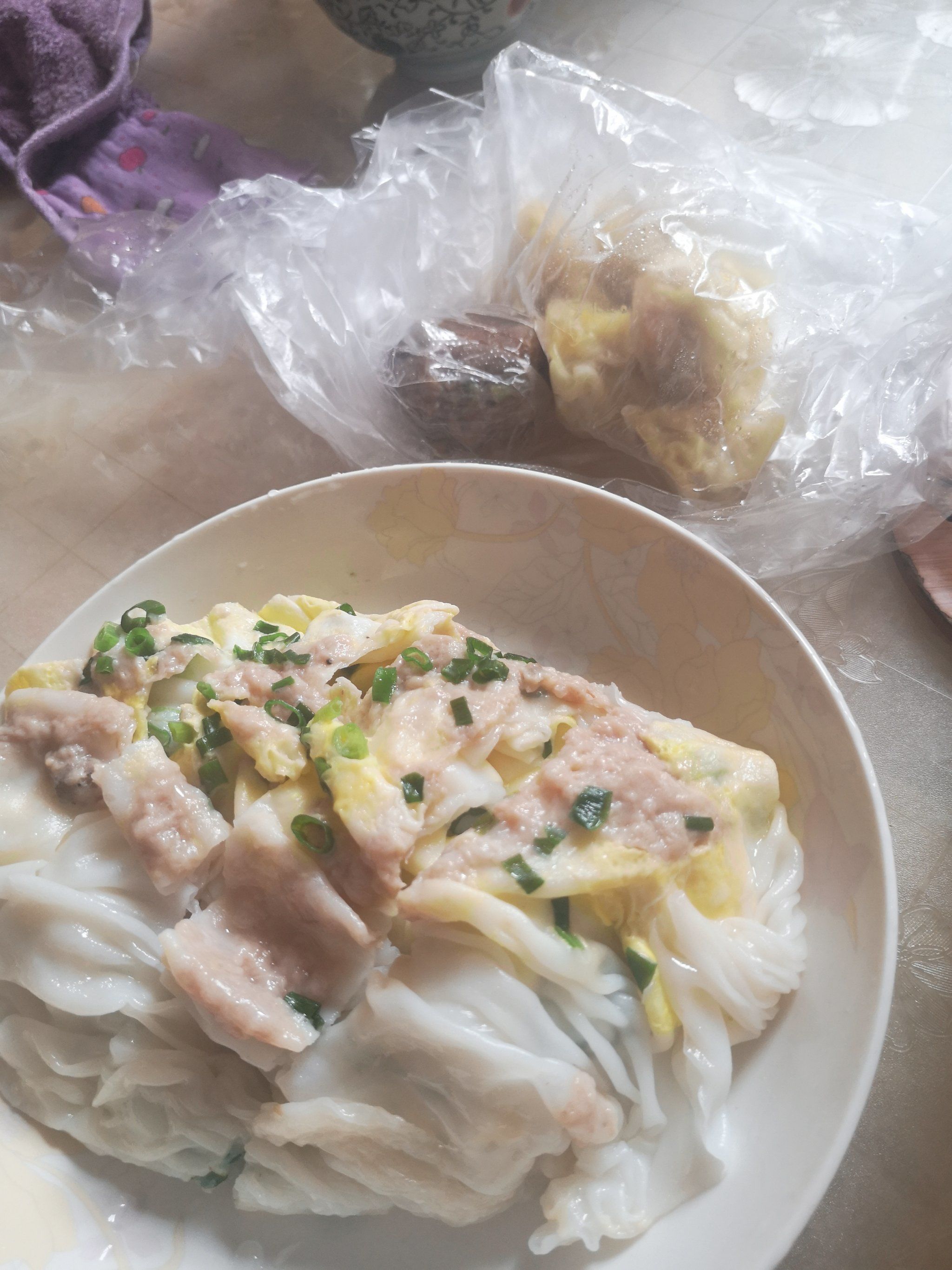 广东人经常吃的早餐应该就是肠粉了吧,有谁也是最爱!