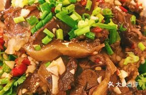 Double Scallion Braised Pork Trotter