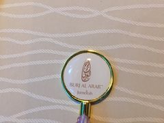 餐具摆设-迪拜帆船酒店海底餐厅