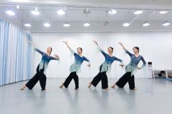 -深舞形体民族舞蹈工作室