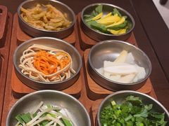 -银米·云南传统过桥米线(双廊黑金冠店)