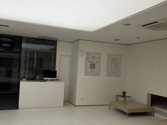 -卡罗酒店(东门晒布地铁站店)