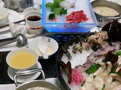 -红鼎豆捞·非遗鲍皇汤火锅(宝丰路店)