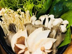 蔬菜拼盘-烹然四季椰子鸡火锅(团结湖总店)