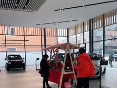 -宁波宝信宝马4S店(江北日湖店)