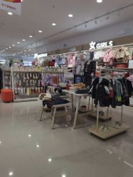 -乐友孕婴童(万象城店)