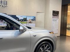 -理想汽车(世纪汇店)