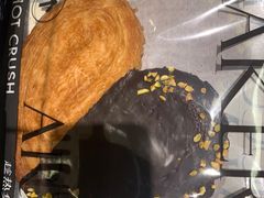 -HOT CRUSH趁热集合·现烤面包(环球港店)