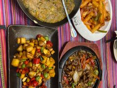 -香巴拉云南餐厅(华莱坞店)