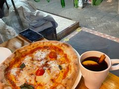 玛格丽塔基本披萨-La Tavernetta(Bar à Vin)(乌鲁木齐路店)