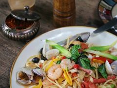 -SISTERS BAR RESTAURANT川意酒馆(嘉善老市H楼店)