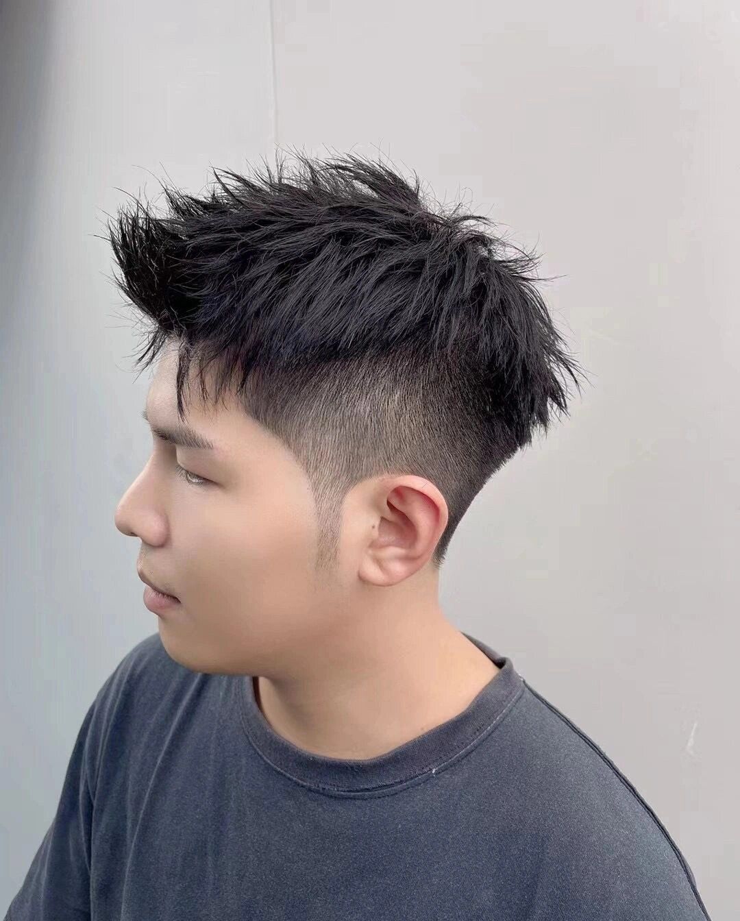 蓬松有纹理还好打理的一款发型\\n钢夹烫 男士发型 烫发 「沐羽