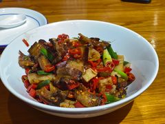 白辣椒炒腊味-湘辣欢·湖南家常小馆