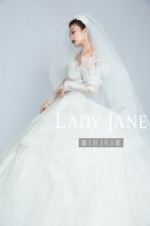 -Lady  Jane高端婚纱礼服馆
