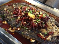 香辣鲶鱼-鸣记脆皮烤鱼(铁西店)