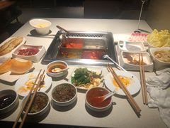 -海底捞火锅鲜切牛肉主题店(长寿路店)