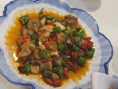 双椒肥肠-百年粉蒸牛肉