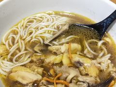 老鸡野生菌米线-云味馆·云南菜·云南米线(同泰时代广场店)