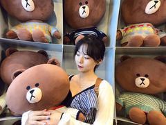 -LINE FRIENDS Garosu-gil Flagship Store