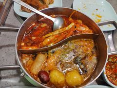 -金滏山烤肉·海鲜·火锅自助餐厅(襄阳万达店)