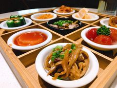 九宫格玲珑前菜-新仙清汤牛腩(铜锣湾店)