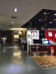 -现代经典婚纱摄影