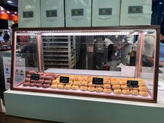 面包甜点陈列柜-SKROLL卡特司库·蛋糕定制·生吐司·司康(古北程家桥店)