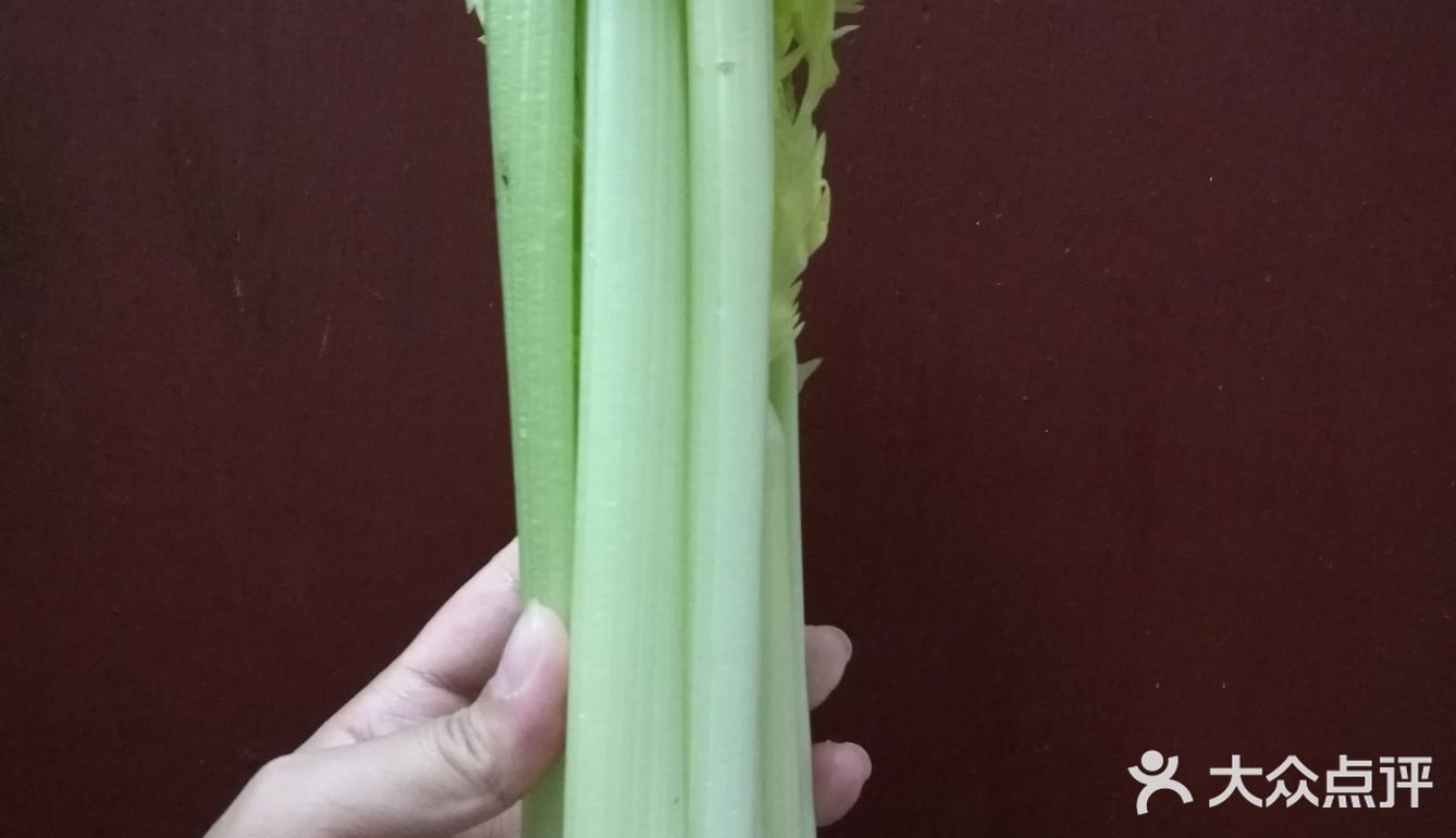 十里飘香生鲜爽脆的西芹炒肉