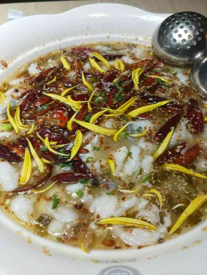 老坛时光酸菜鱼(九方巨亿店)-"一家人来九方巨亿逛逛,自从章江大桥这