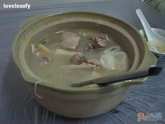 馄饨老鸭煲-老品芳