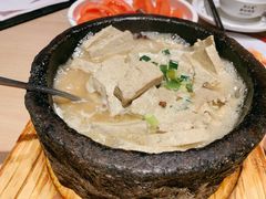 石锅自制卤水黑豆腐-羊之道草原味道清真餐厅(番禺店)