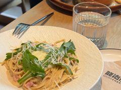 温泉蛋培根奶油面-龙治汉堡(中华城店)