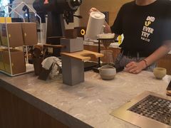 -彳亍咖啡·这里(水湾路店)