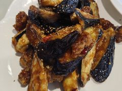 焦糖茄子牛肉粒-桃子餐厅·天津菜(红星路直营店)