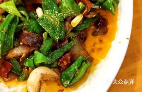 Braised Pork Stir-fried with Green Pepper