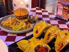 -鲨鱼美式餐厅酒吧Sharky