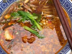 辣肉面-沪西老弄堂面馆(定西路店)