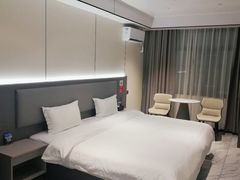 -鹏城丽景酒店(华强北红岭地铁站店)